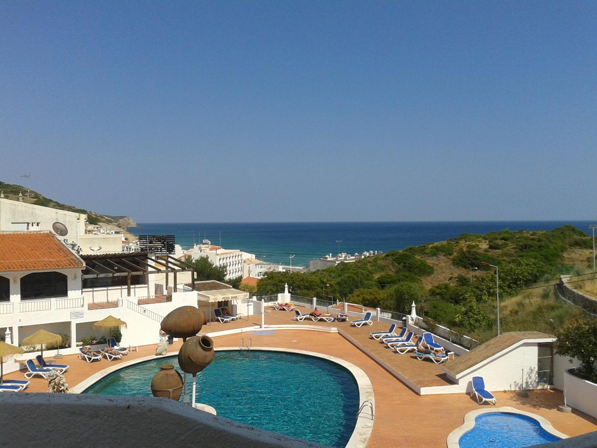 Apartamentos Salema Praia Club المظهر الخارجي الصورة