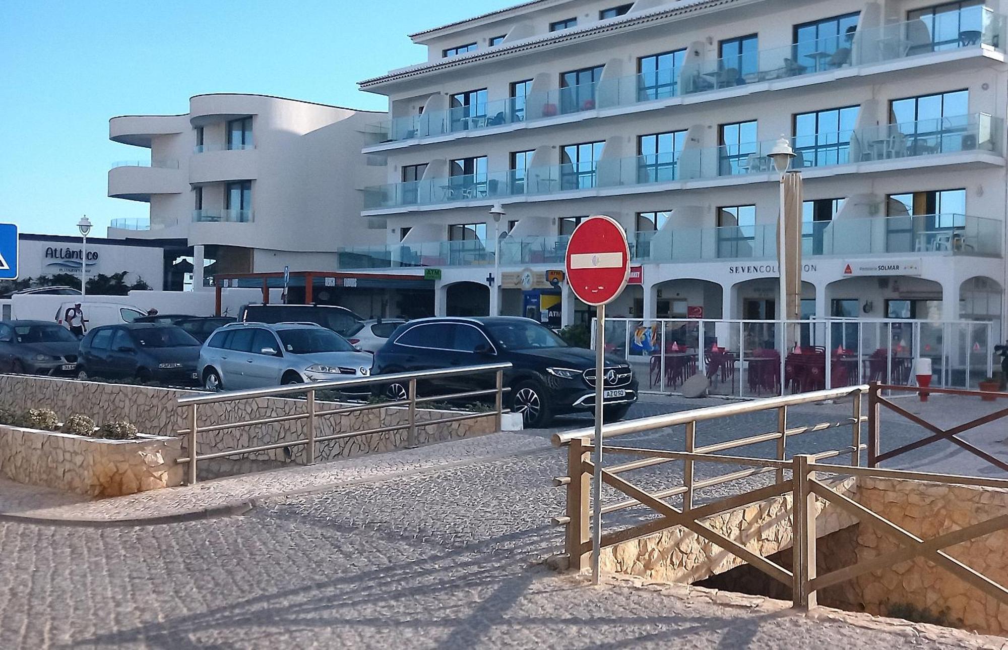 Apartamentos Salema Praia Club المظهر الخارجي الصورة